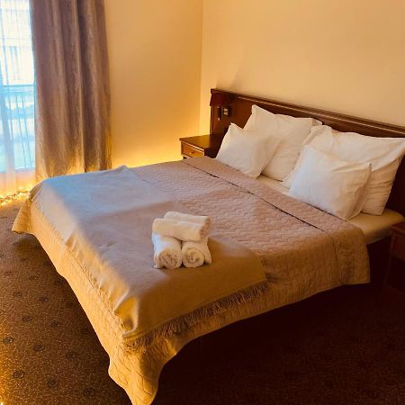A01 Setany-Silverine Apartmanhaz-Orzoett Parkoloval 블로톤퓌레드 외부 사진