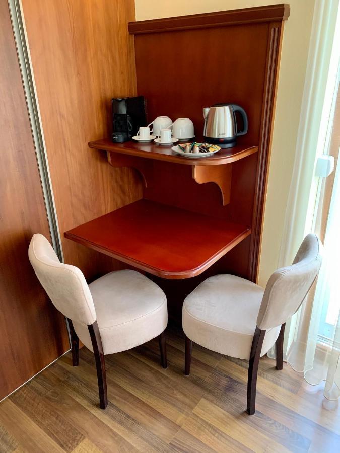 A01 Setany-Silverine Apartmanhaz-Orzoett Parkoloval 블로톤퓌레드 외부 사진