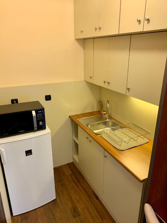 A01 Setany-Silverine Apartmanhaz-Orzoett Parkoloval 블로톤퓌레드 외부 사진
